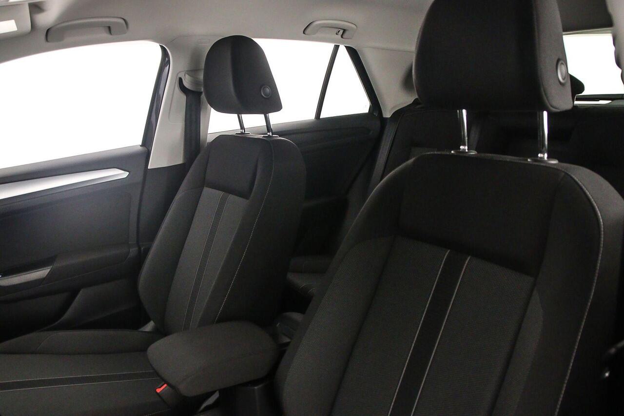 Volkswagen T-Roc Life Edition 1.5 TSI 150pk DSG Automaat Adaptive cruise control, Achteruitrijcamera, LED koplampen, Airco, DAB, Radio, App connect, Parkeersensoren