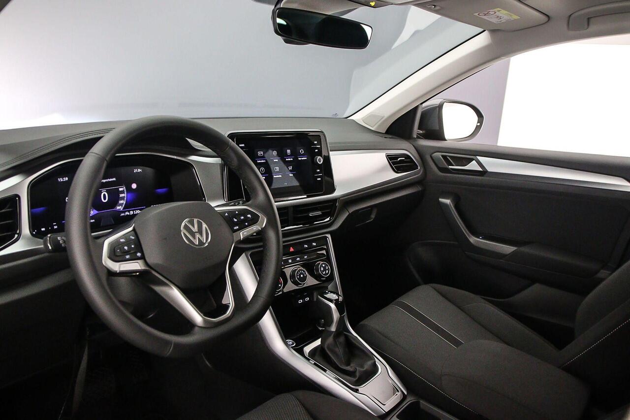 Volkswagen T-Roc Life Edition 1.5 TSI 150pk DSG Automaat Adaptive cruise control, Achteruitrijcamera, LED koplampen, Airco, DAB, Radio, App connect, Parkeersensoren