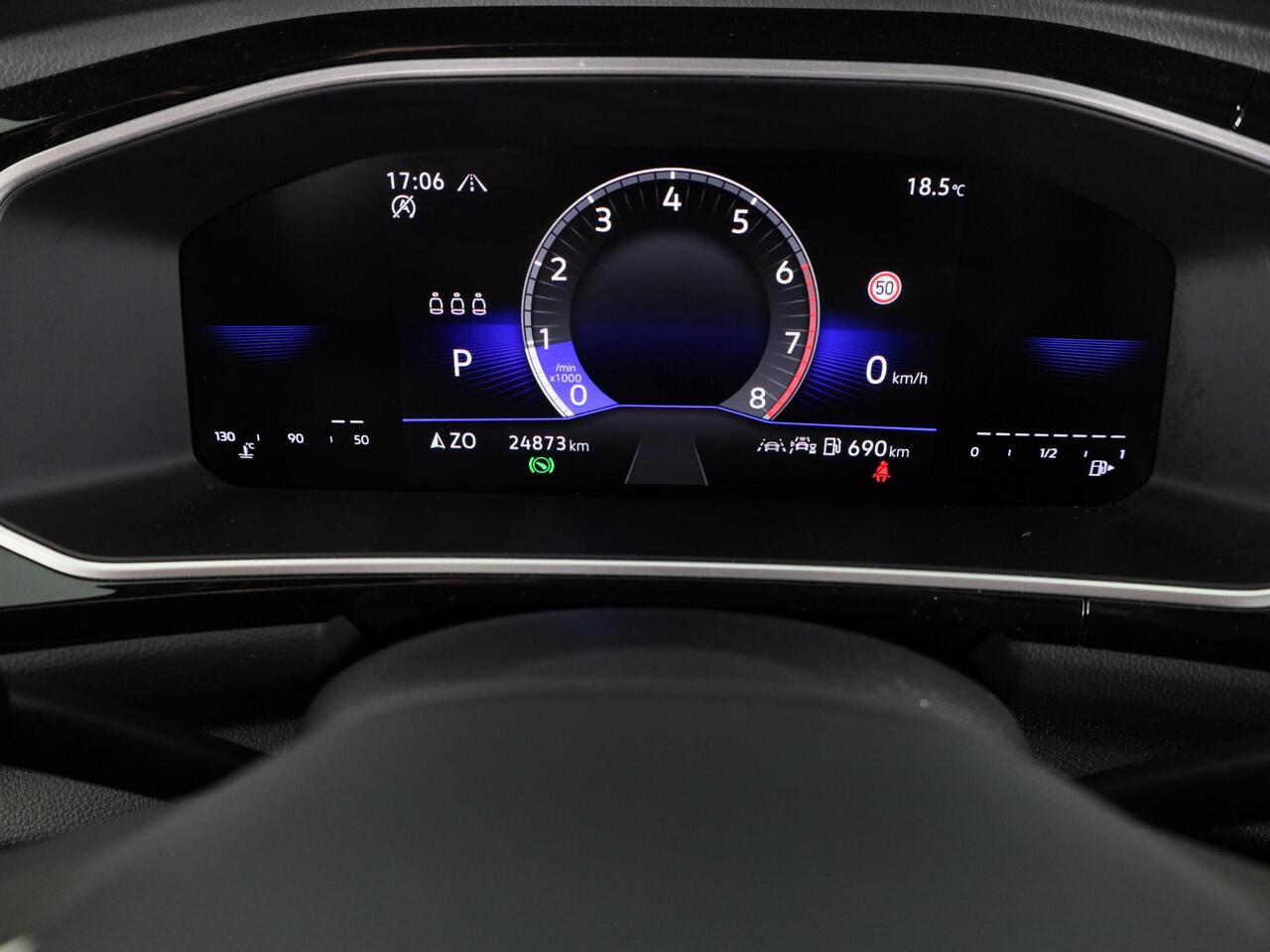 Volkswagen T-Roc 1.5 TSI R-Line 150 PK DSG | Navigatie | Trekhaak afneembaar | ErgoActive Stoel Pakket | Parkeercamera |