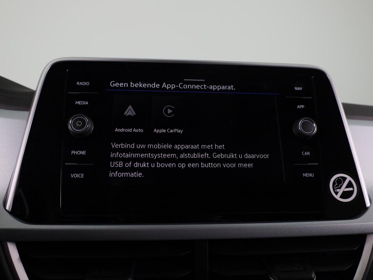 Volkswagen T-Roc 1.0 TSI Life Edition GOAL 115 PK | Navigatie | automatische Airco | Parkeer assistent |