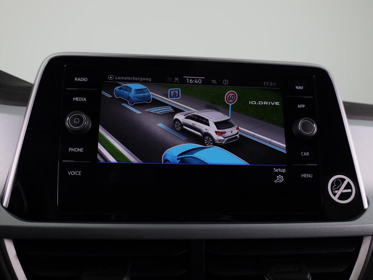 Volkswagen T-Roc 1.0 TSI Life Edition GOAL 115 PK | Navigatie | automatische Airco | Parkeer assistent |