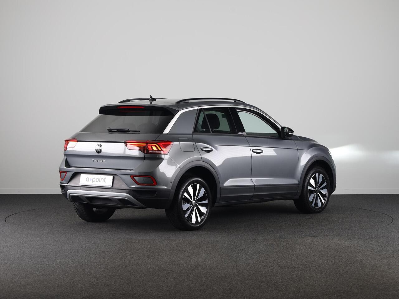 Volkswagen T-Roc 1.0 TSI Life Edition GOAL 115 PK | Navigatie | automatische Airco | Parkeer assistent |