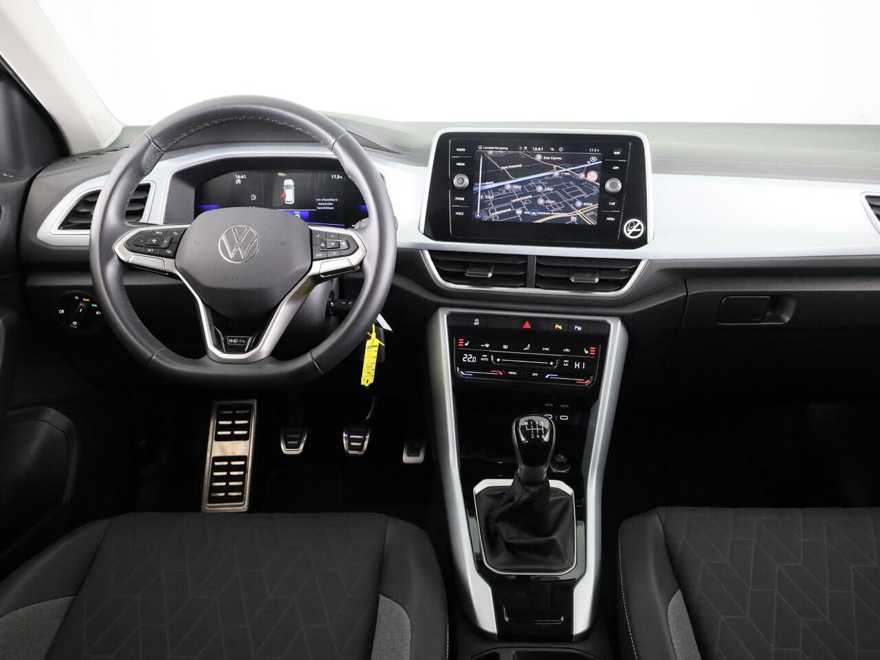 Volkswagen T-Roc 1.0 TSI Life Edition GOAL 115 PK | Navigatie | automatische Airco | Parkeer assistent |