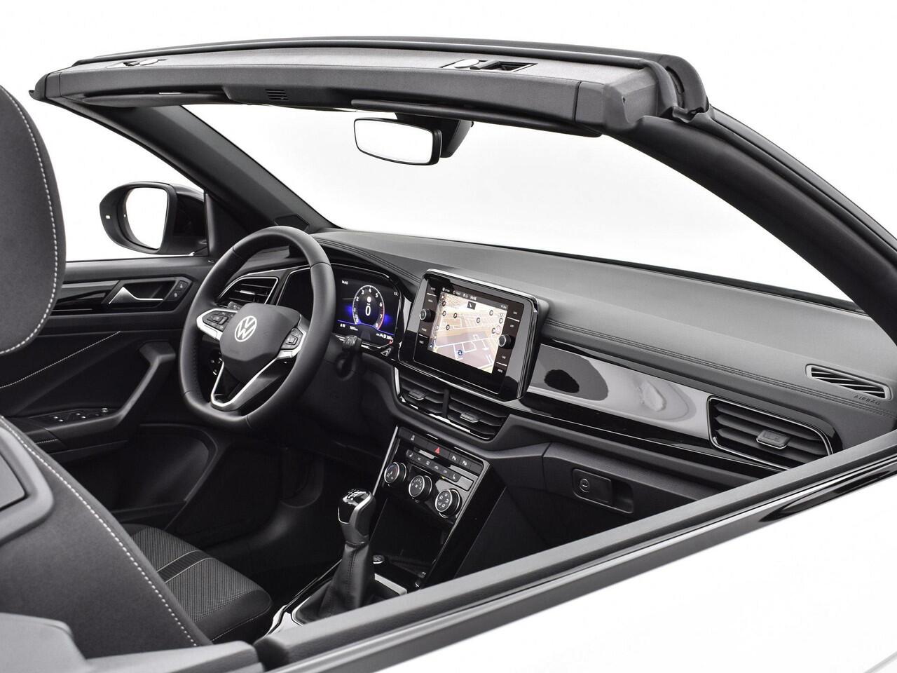 Volkswagen T-Roc Cabrio Style 1.0 115 pk Cabriolet 6 versn. Hand · Black style pakket · Comfort pakket · Multimedia pakket · Prijs is incl Inruilbonus . MEGA SALE