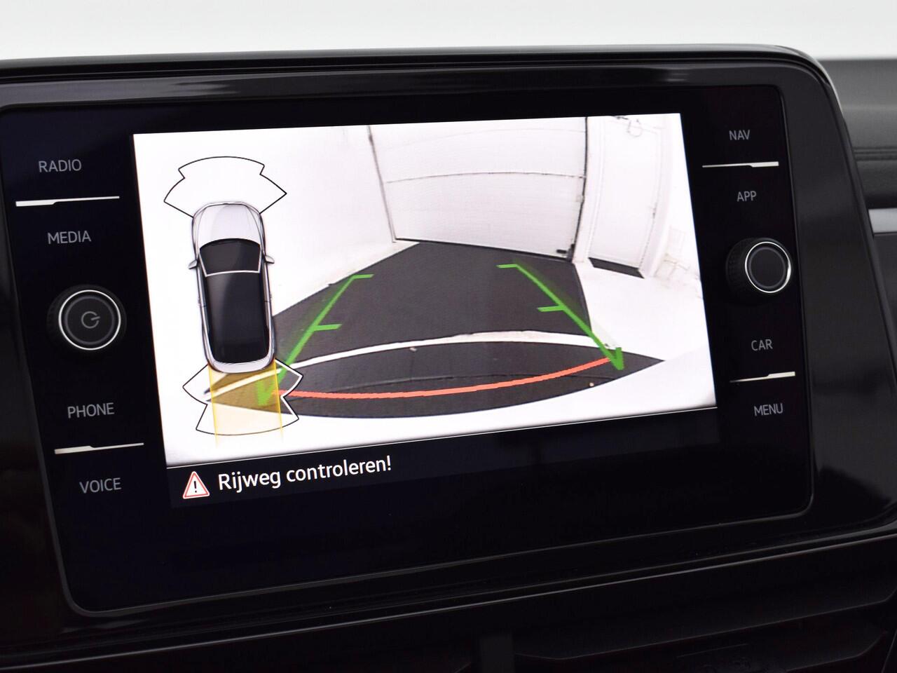 Volkswagen T-Roc Cabrio Style 1.0 115 pk Cabriolet 6 versn. Hand · Black style pakket · Comfort pakket · Multimedia pakket · Prijs is incl Inruilbonus . MEGA SALE