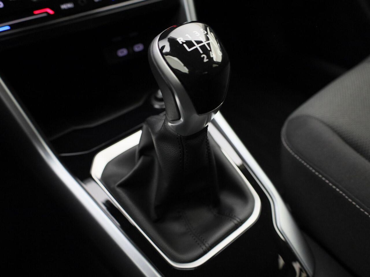 Volkswagen T-Roc 1.0TSI/116PK Life · Apple/Android · Stoelverwarming · LED · Garantie tot januari 2027