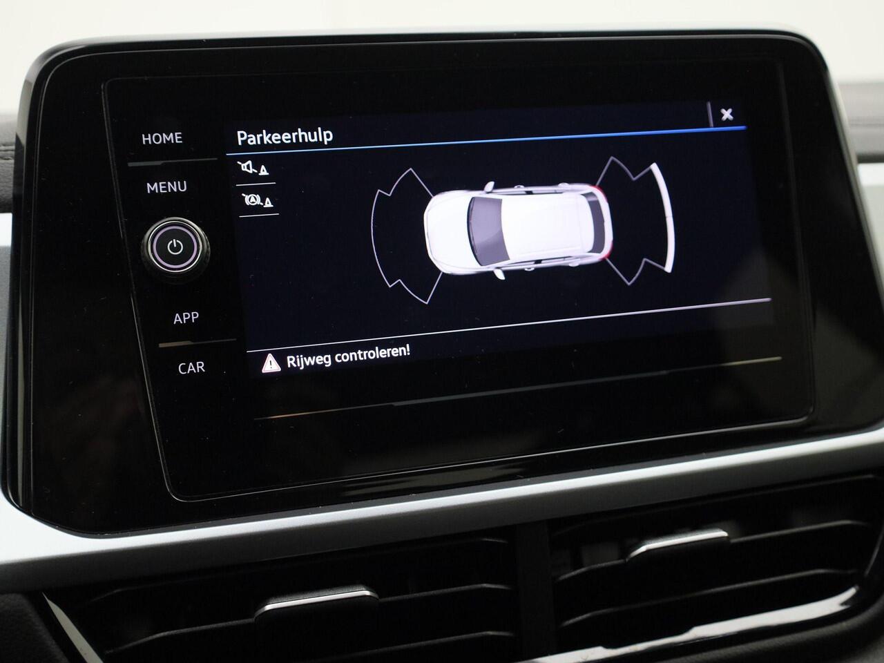 Volkswagen T-Roc 1.0TSI/116PK Life · Apple/Android · Stoelverwarming · LED · Garantie tot januari 2027