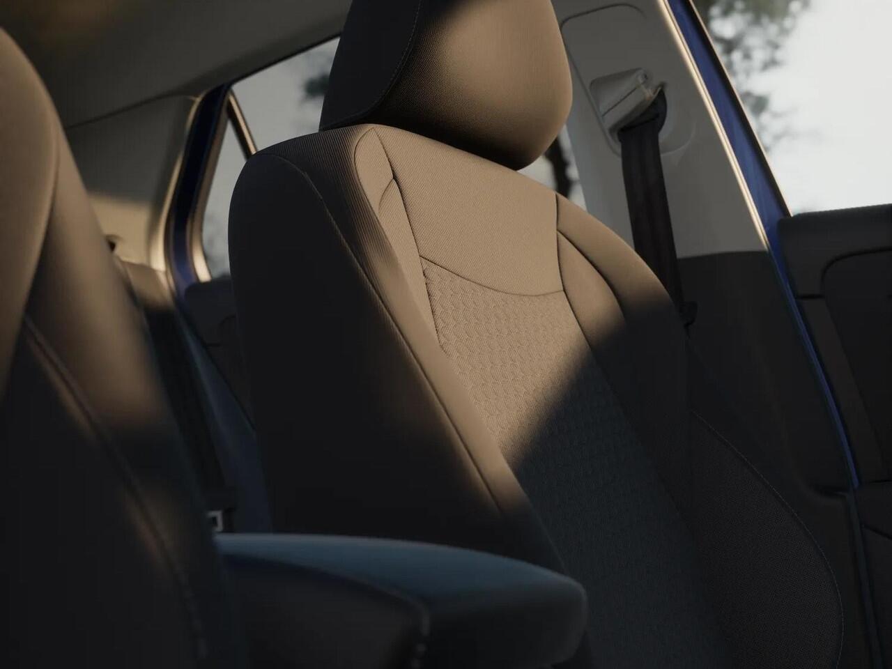 Volkswagen T-Roc Life First Edition 1.5 eTSI 85 kW / 116 PK SUV 7 v | Comfort Pakket | Zwart dak