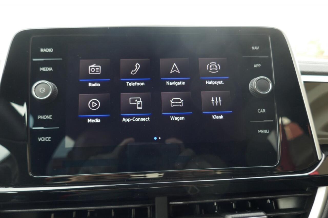 Volkswagen T-Roc 1.5 TSI R-LINE EDITION 360 CAMERA / STOELVERWARMING / TREKHAAK