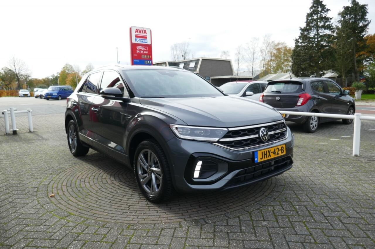 Volkswagen T-Roc 1.5 TSI R-LINE EDITION 360 CAMERA / STOELVERWARMING / TREKHAAK