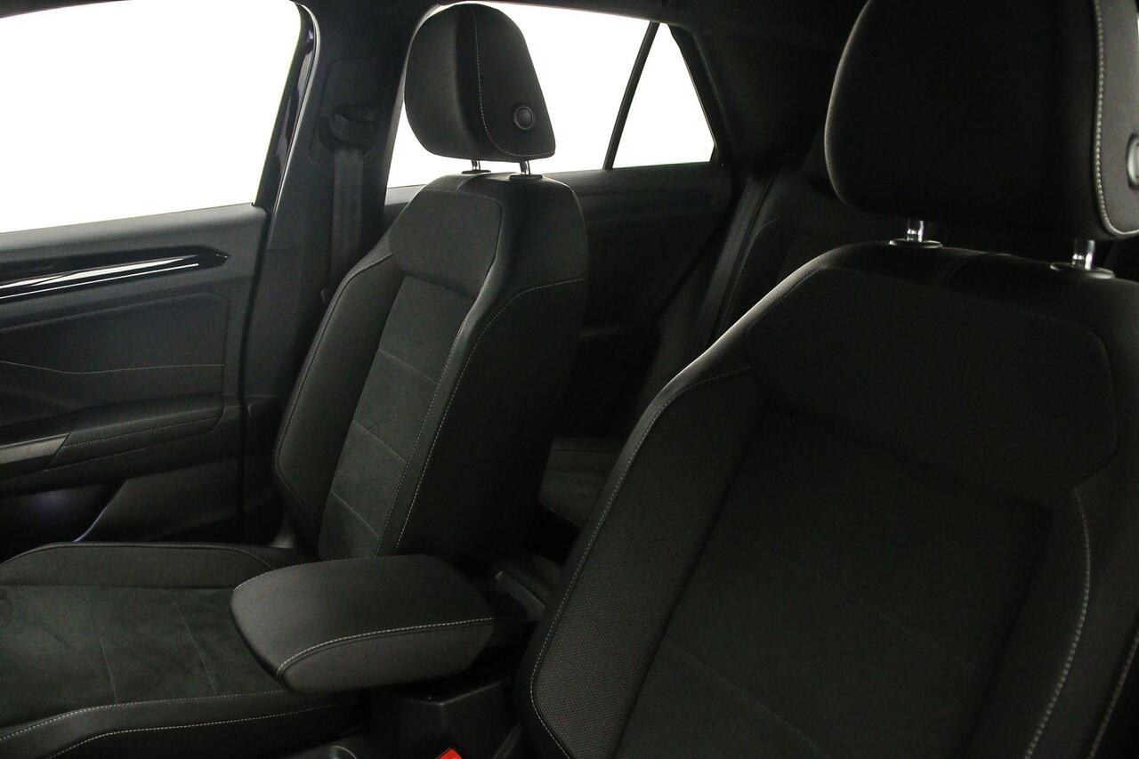 Volkswagen T-Roc R-Line Edition 1.5 TSI 150pk DSG Automaat Trekhaak, Navigatie, Adaptive cruise control, Achteruitrijcamera, LED koplampen, Parkeersensoren, Stoelverwarming