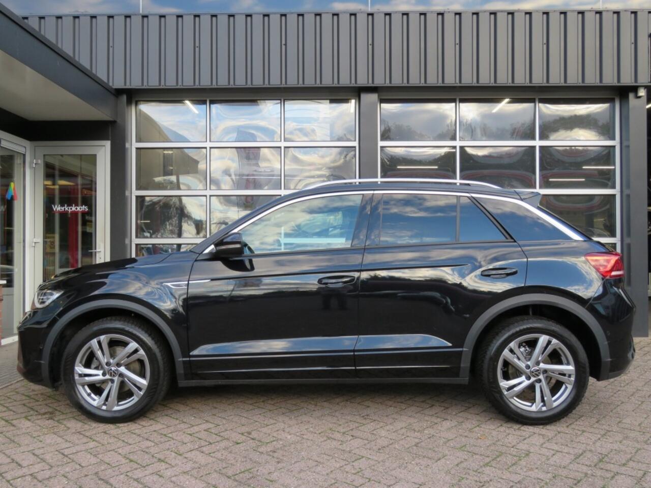 Volkswagen T-Roc 1.5 TSI R-LINE 150PK DSG-aut. / Trekhaak afn. / Camera / Stoelverw. / IQ Light / FABRIEKS garantie