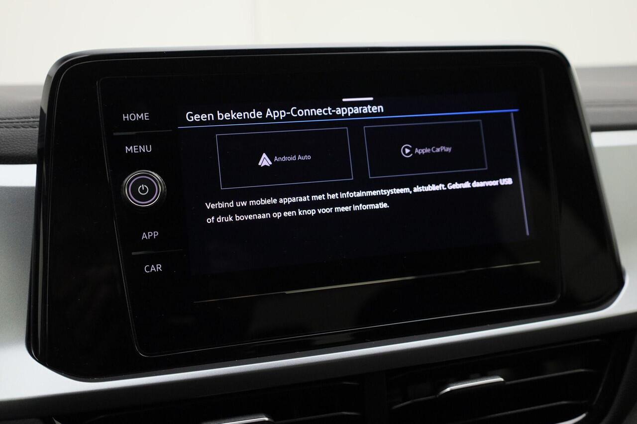 Volkswagen T-Roc 1.0TSI/116PK Life · Apple/Android Car Play · Stoelverwarming · Parkeersensoren · LED · Garantie tot januari 2027