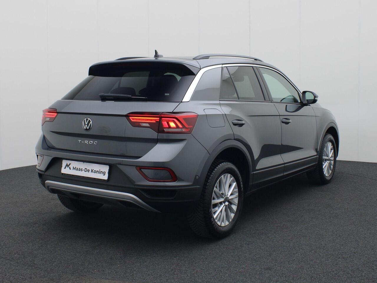 Volkswagen T-Roc 1.0TSI/116PK Life · Apple/Android Car Play · Stoelverwarming · Parkeersensoren · LED · Garantie tot januari 2027