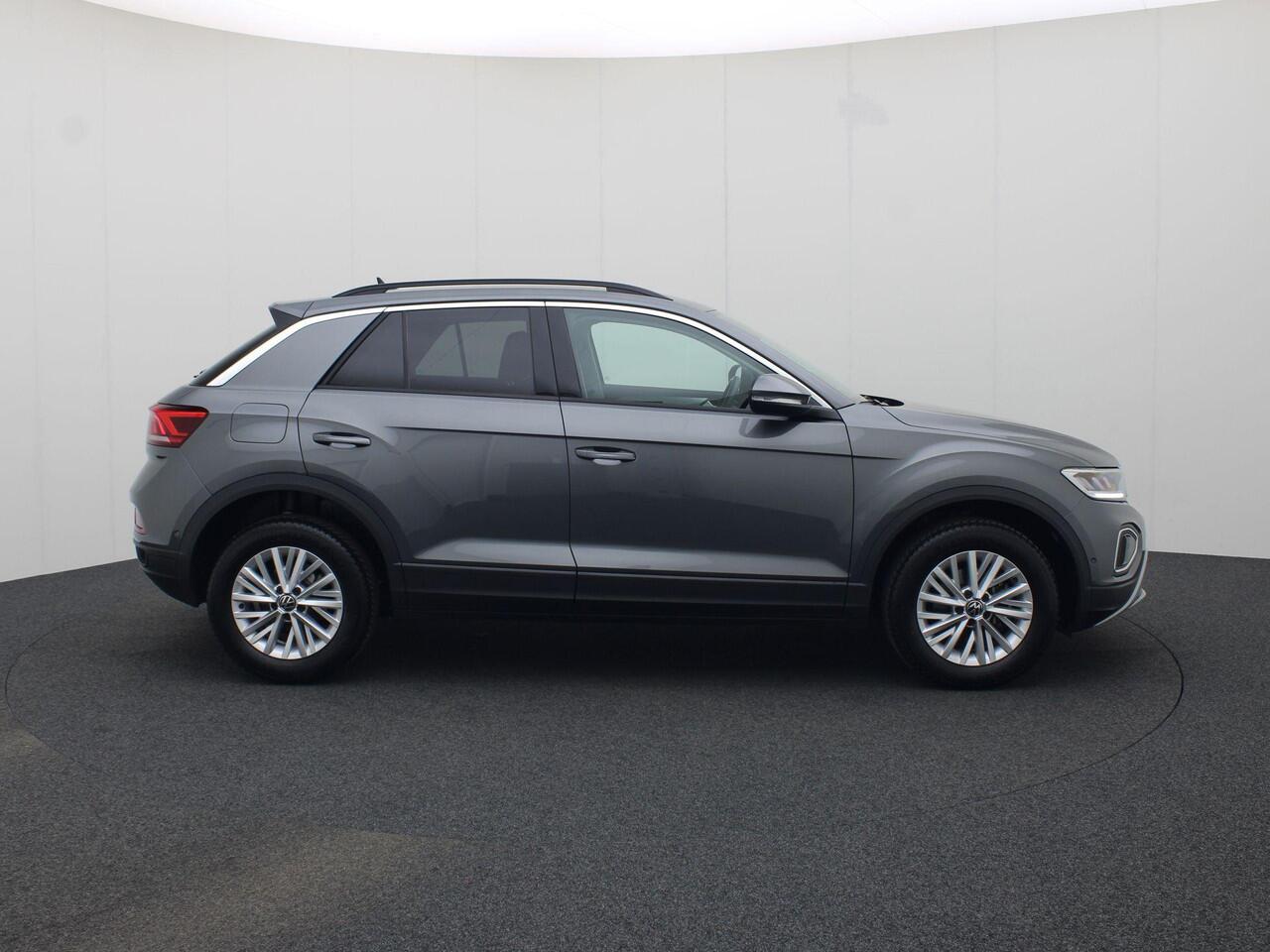 Volkswagen T-Roc 1.0TSI/116PK Life · Apple/Android Car Play · Stoelverwarming · Parkeersensoren · LED · Garantie tot januari 2027