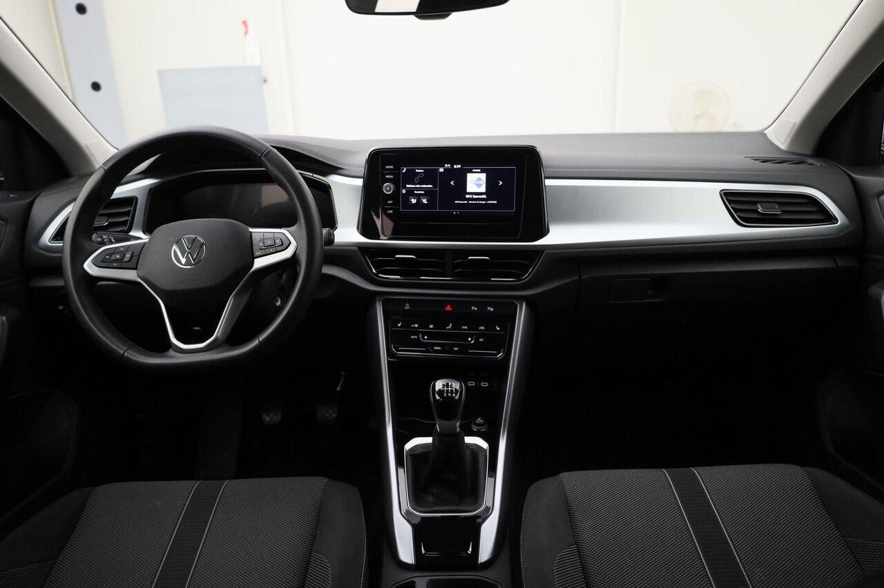 Volkswagen T-Roc 1.0TSI/116PK Life · Apple/Android Car Play · Stoelverwarming · Parkeersensoren · LED · Garantie tot januari 2027