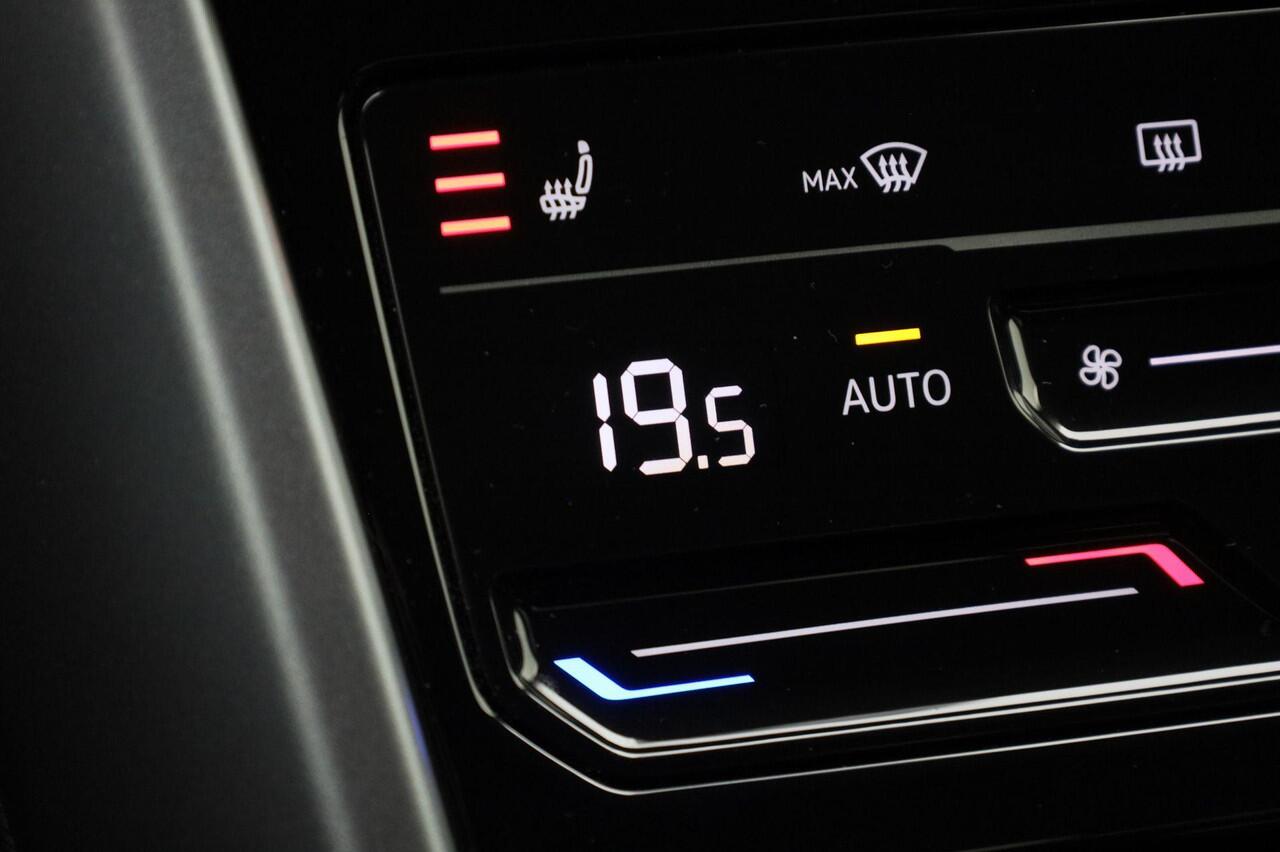 Volkswagen T-Roc 1.0TSI/116PK Life · Apple/Android Car Play · Stoelverwarming · Parkeersensoren · LED · Garantie tot januari 2027