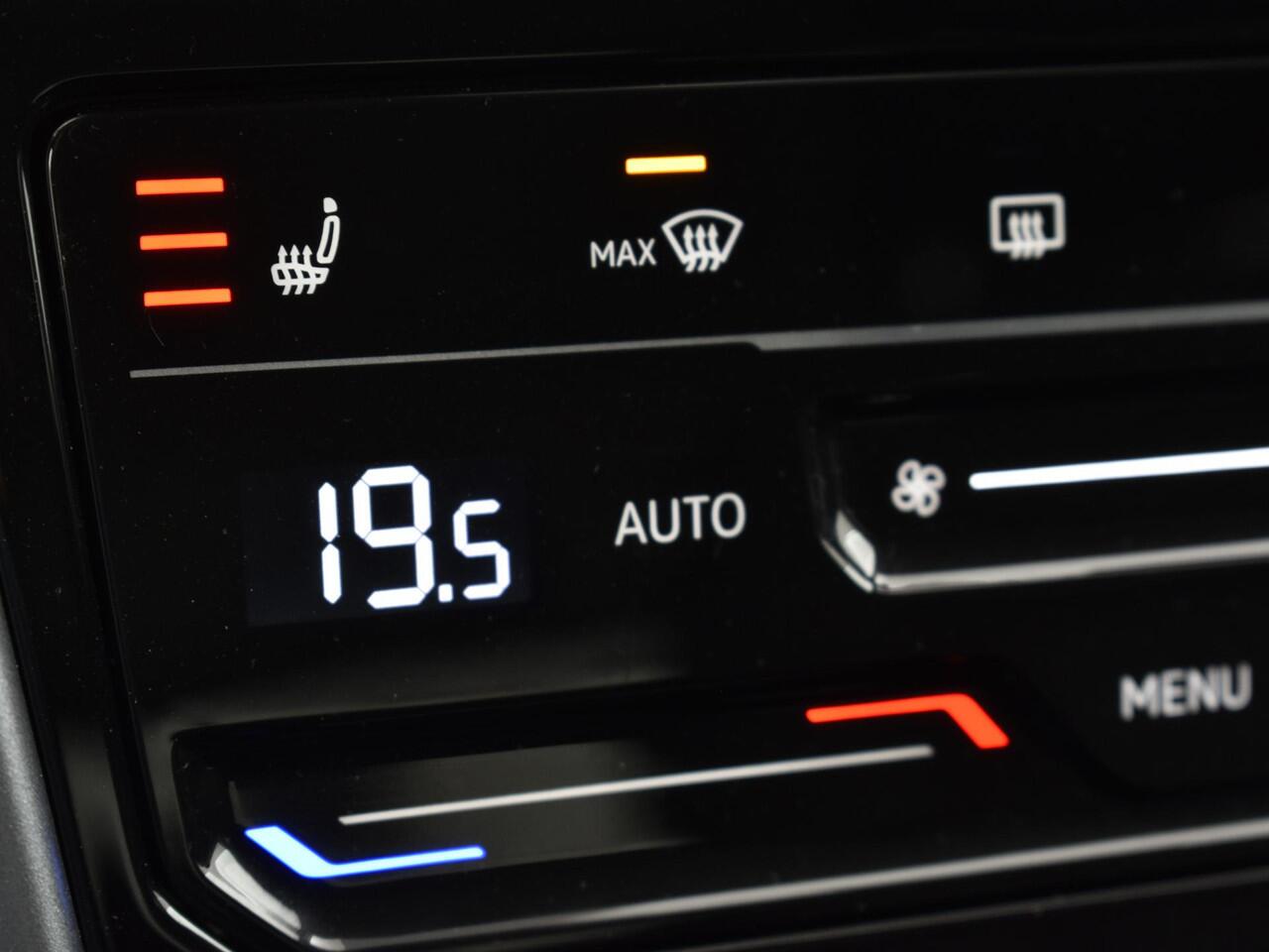 Volkswagen T-Roc 1.5 TSI 150pk DSG Life Edition · Camera · Keyless · Apple/Android Car Play · Navigatie · P-Sensoren · Parkeer Assistent · 17'' Inch · Garantie t/m 30-01-2027