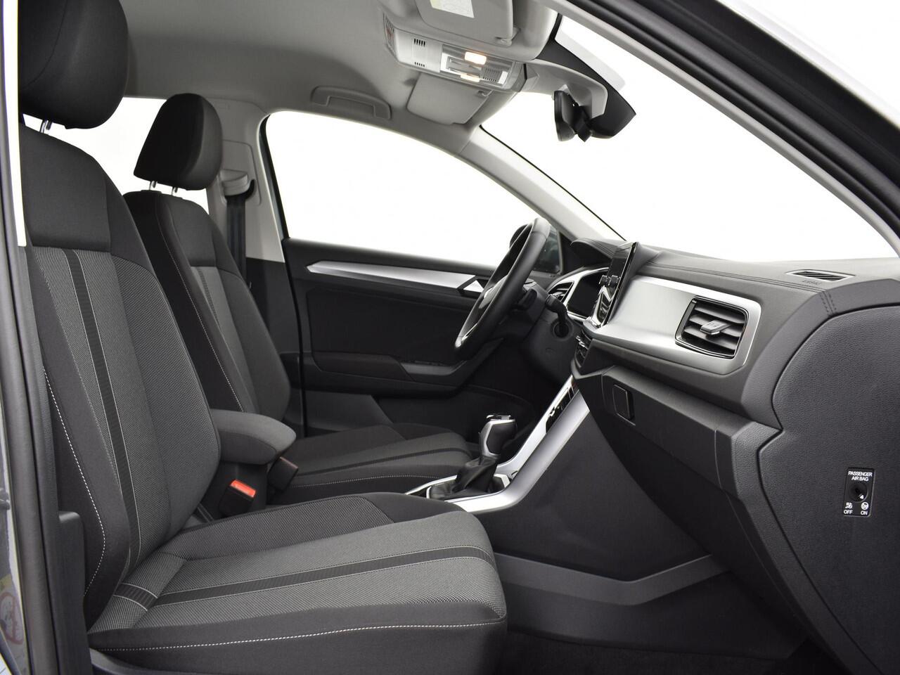 Volkswagen T-Roc 1.5 TSI 150pk DSG Life Edition · Camera · Keyless · Apple/Android Car Play · Navigatie · P-Sensoren · Parkeer Assistent · 17'' Inch · Garantie t/m 30-01-2027