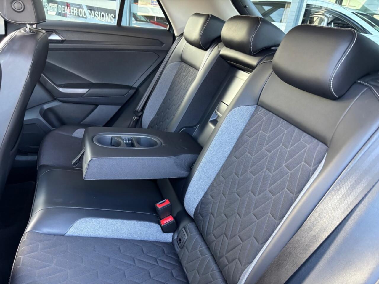 Volkswagen T-Roc 1.0 TSI GOAL EDITION AIRCO NAVI PDC LMV STOELVW