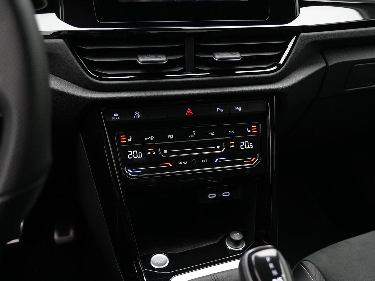 Volkswagen T-Roc 1.5 TSI 150 pk DSG R-Line Edition | Panoramadak | Trekhaak | IQ Light | Achteruitrijcamera | Navigatie