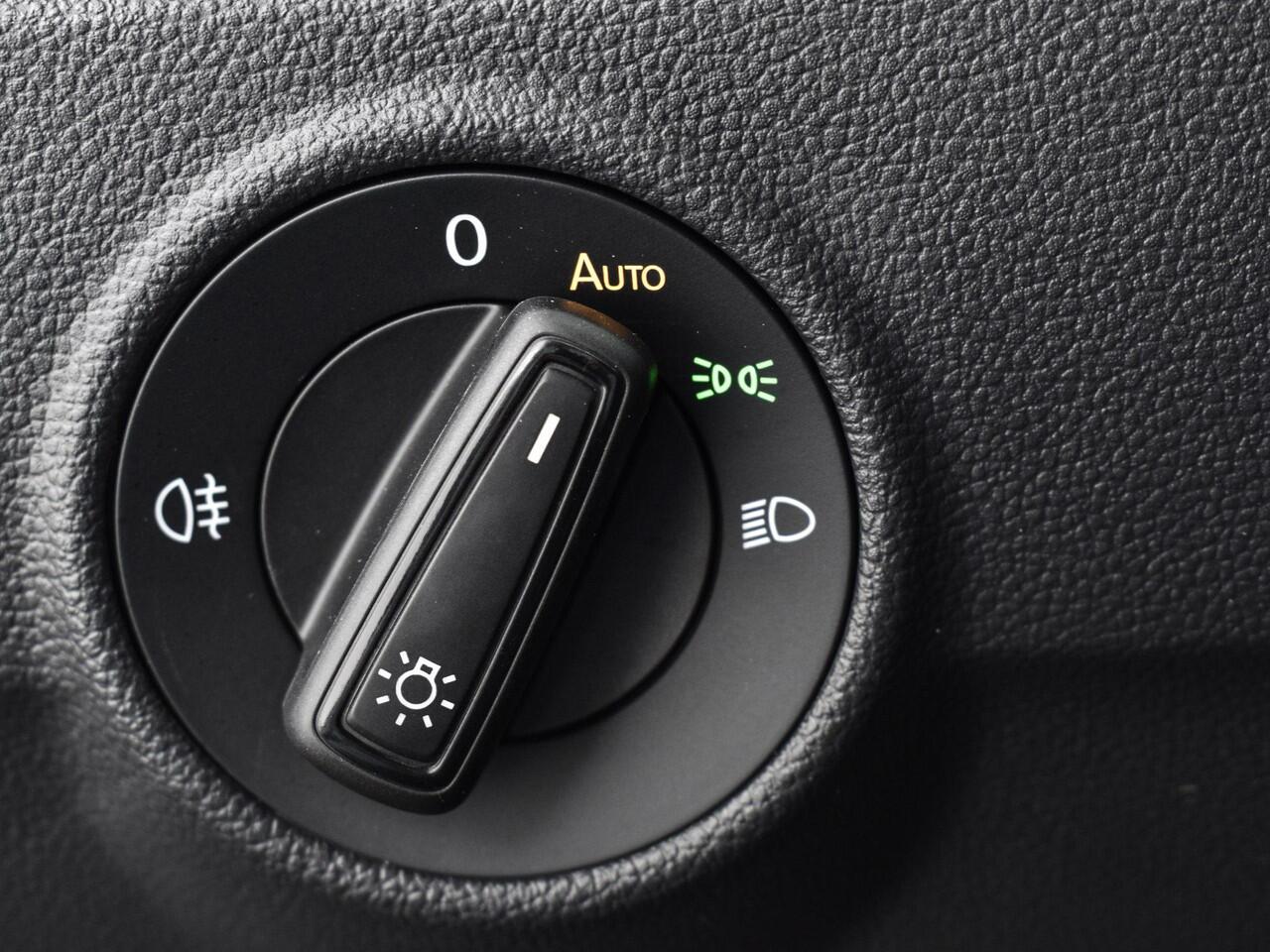 Volkswagen T-Roc 1.5 TSI 150pk DSG Life Edition · Apple/Android Car Play · Camera · Keyless · Navigatie · P-Sensoren · Park Assist · 17'' Inch · Garantie t/m Februari 2027