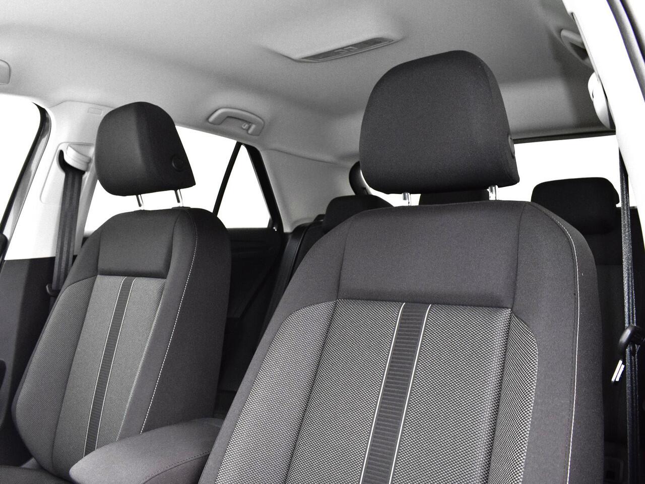 Volkswagen T-Roc 1.5 TSI 150pk DSG Life Edition · Apple/Android Car Play · Camera · Keyless · Navigatie · P-Sensoren · Park Assist · 17'' Inch · Garantie t/m Februari 2027