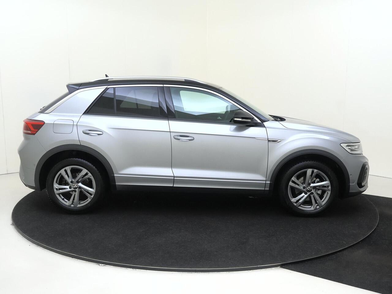 Volkswagen T-Roc 1.5 TSI R-Line | Trekhaak | Navi | Achteruitrijcamera | Parkeerassistent | Stoelverwarming | Adaptieve cruise control | CarPlay |