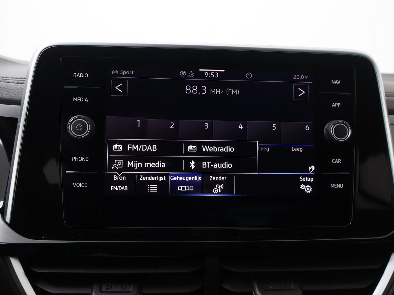 Volkswagen T-Roc 1.5 TSI R-Line | 150 PK | Stoelverwarming| Trekhaak afneembaar | achteruitrijcamera| R-Line | Stoelverwarming |