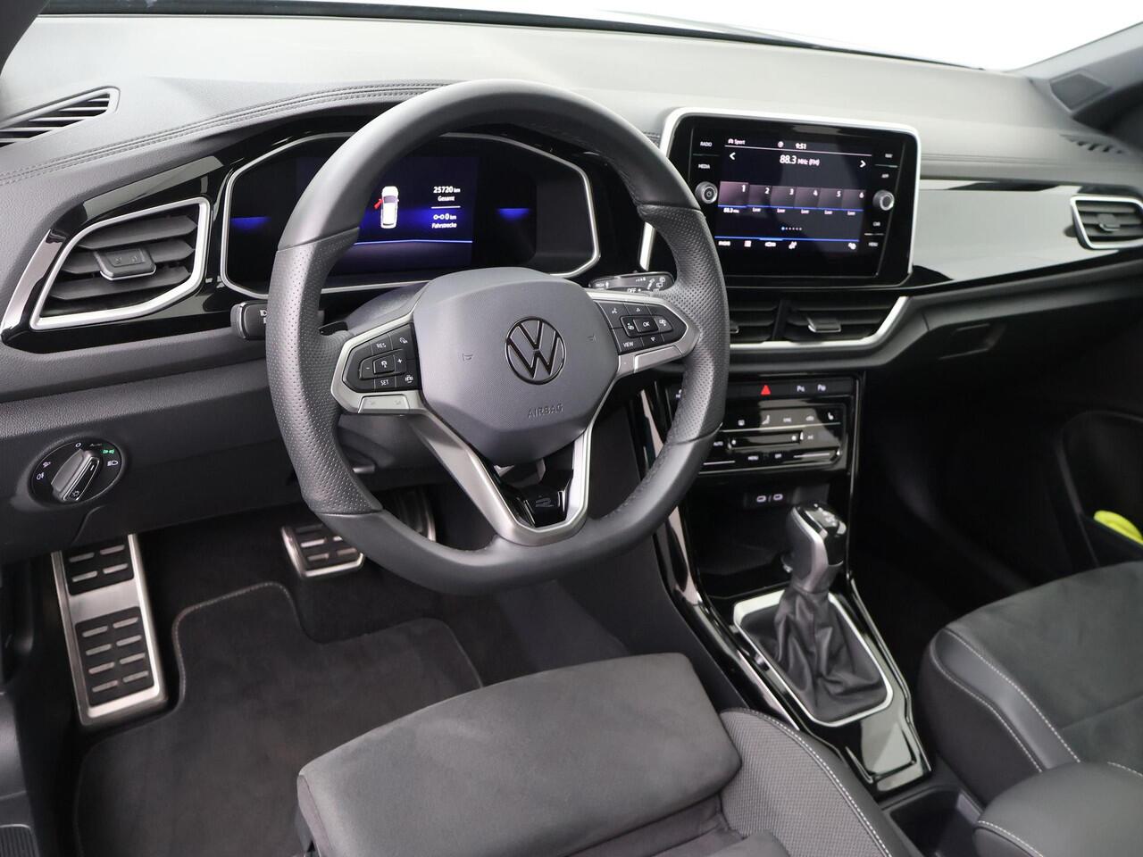 Volkswagen T-Roc 1.5 TSI R-Line | 150 PK | Stoelverwarming| Trekhaak afneembaar | achteruitrijcamera| R-Line | Stoelverwarming |