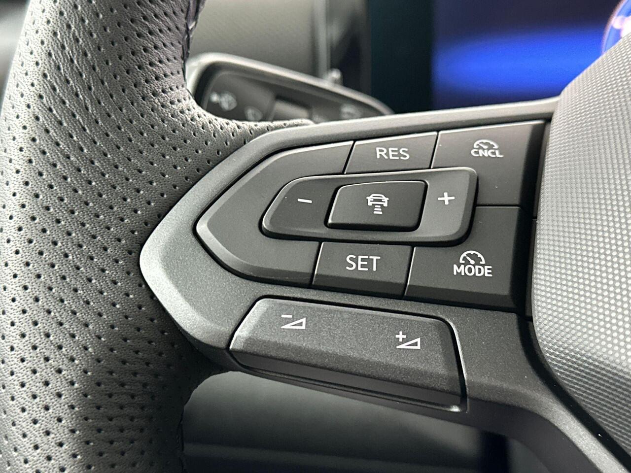 Volkswagen T-Roc 1.5 eTsi R-Line First Edition