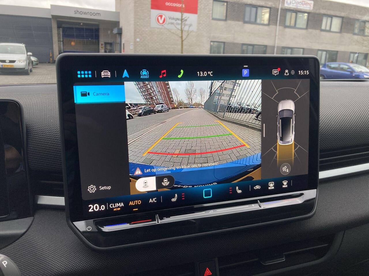 Volkswagen T-Roc 1.5 eTsi Life First Edition 7 versn. DSG · Comfort pakket · Achteruitrijcamera · Draadloze telefoonlader