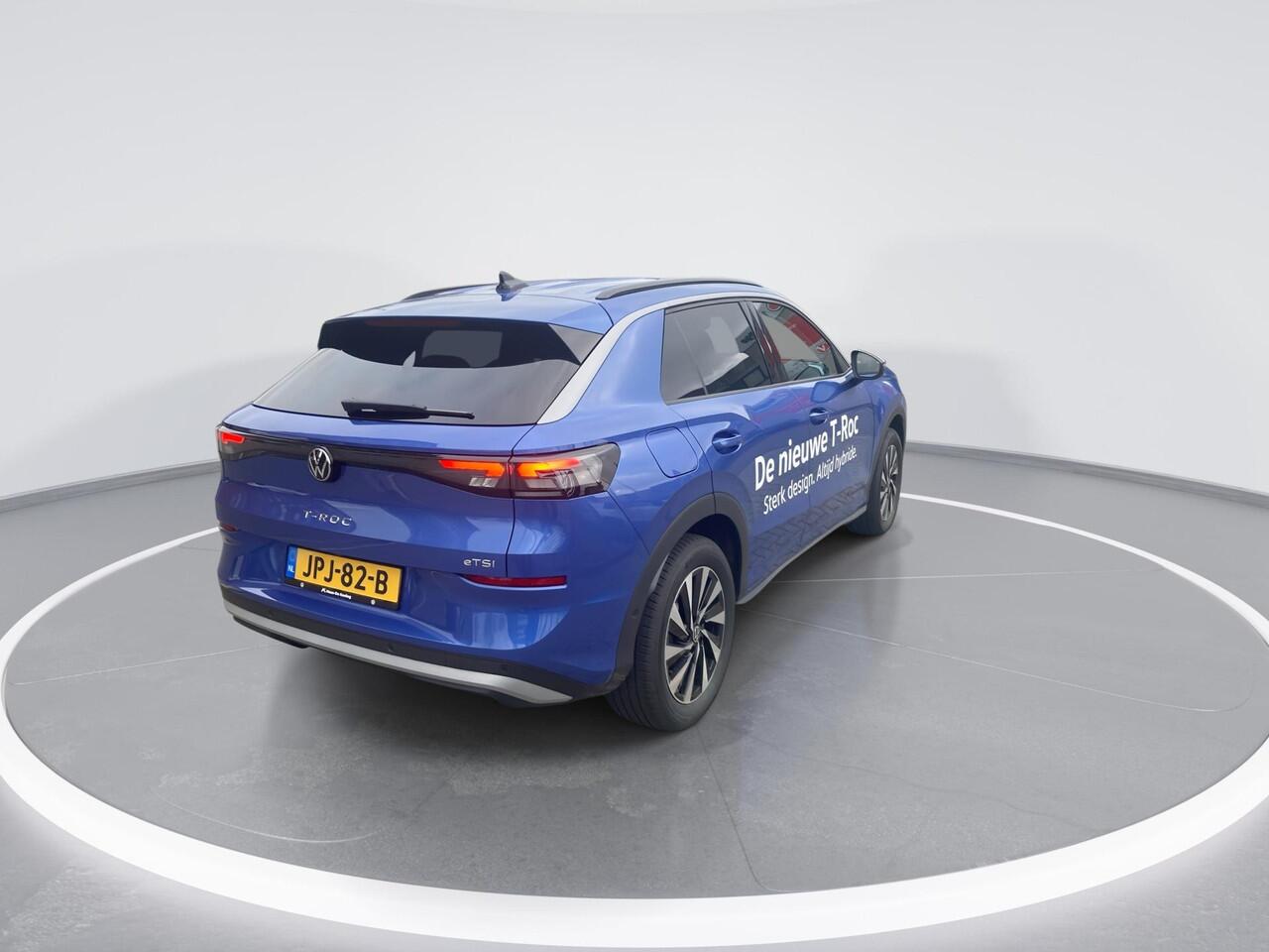 Volkswagen T-Roc 1.5 eTsi Life First Edition 7 versn. DSG · Comfort pakket · Achteruitrijcamera · Draadloze telefoonlader