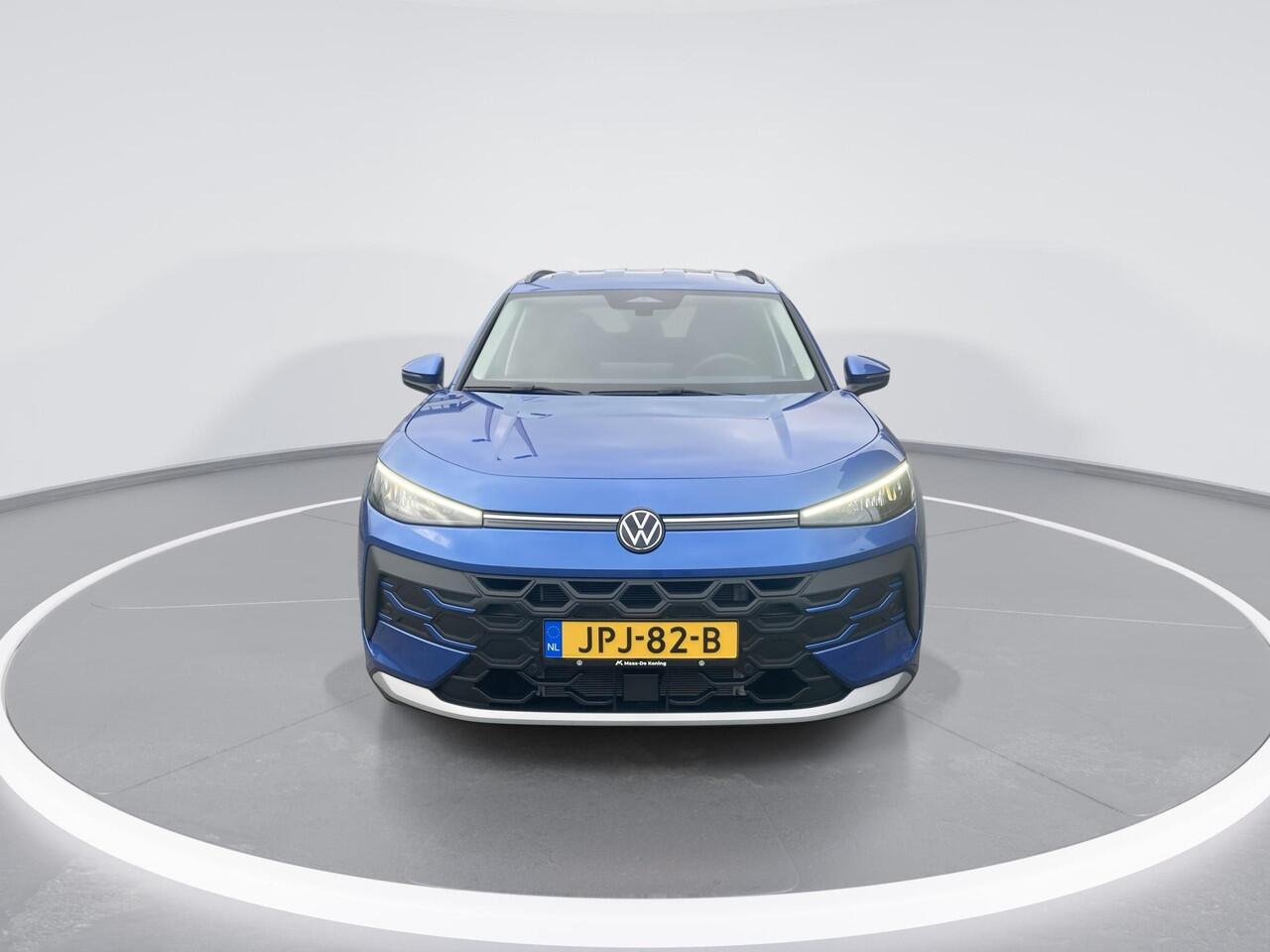 Volkswagen T-Roc 1.5 eTsi Life First Edition 7 versn. DSG · Comfort pakket · Achteruitrijcamera · Draadloze telefoonlader