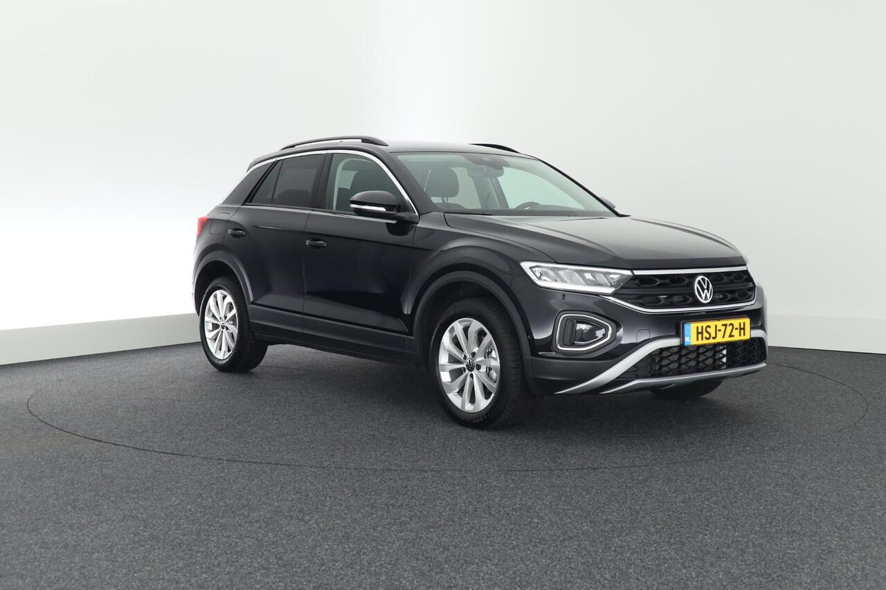 Volkswagen T-Roc 1.5 TSI 150pk DSG Life Edition Trekhaak Stoelverwarming Camera Keyless Led Navigatie