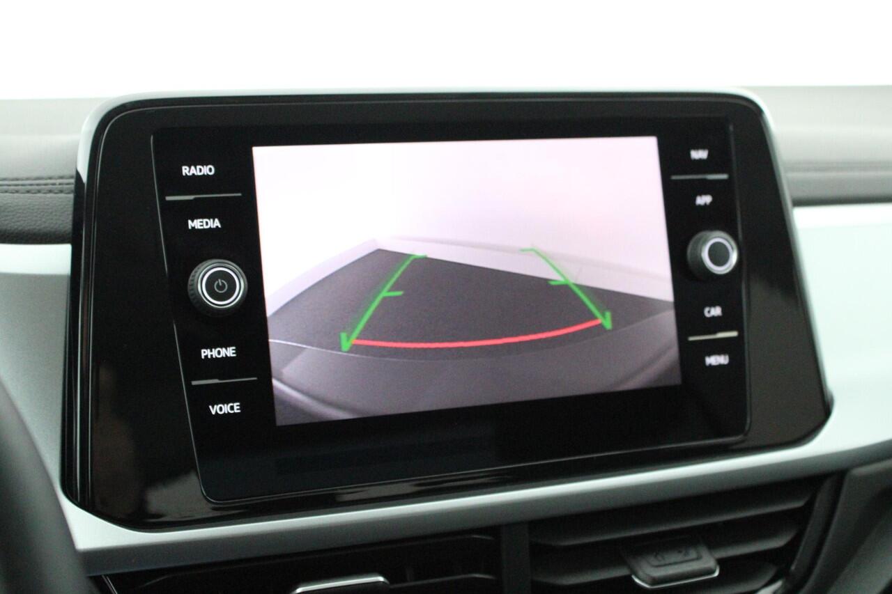 Volkswagen T-Roc 1.5 TSI 150pk DSG Life Edition Trekhaak Stoelverwarming Camera Keyless Led Navigatie