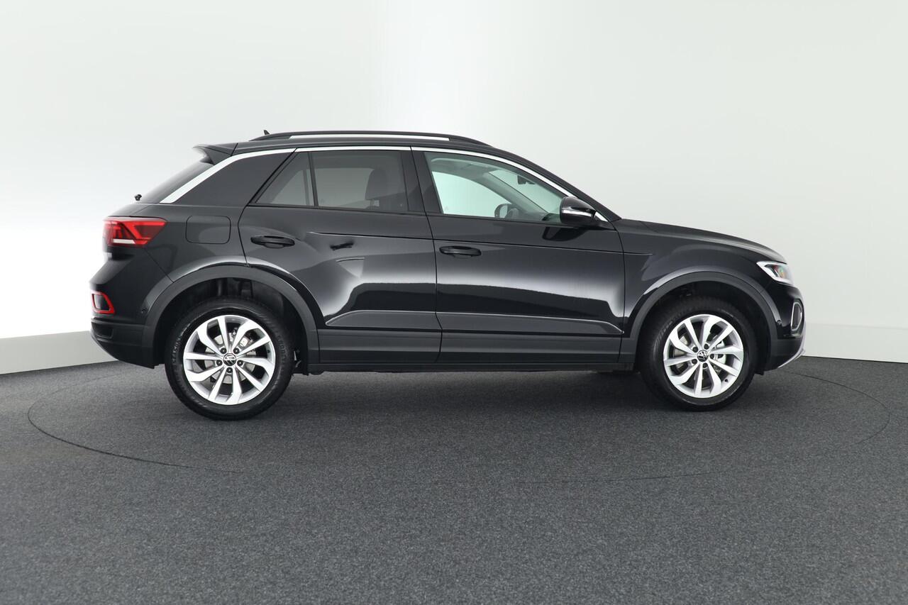 Volkswagen T-Roc 1.5 TSI 150pk DSG Life Edition Trekhaak Stoelverwarming Camera Keyless Led Navigatie