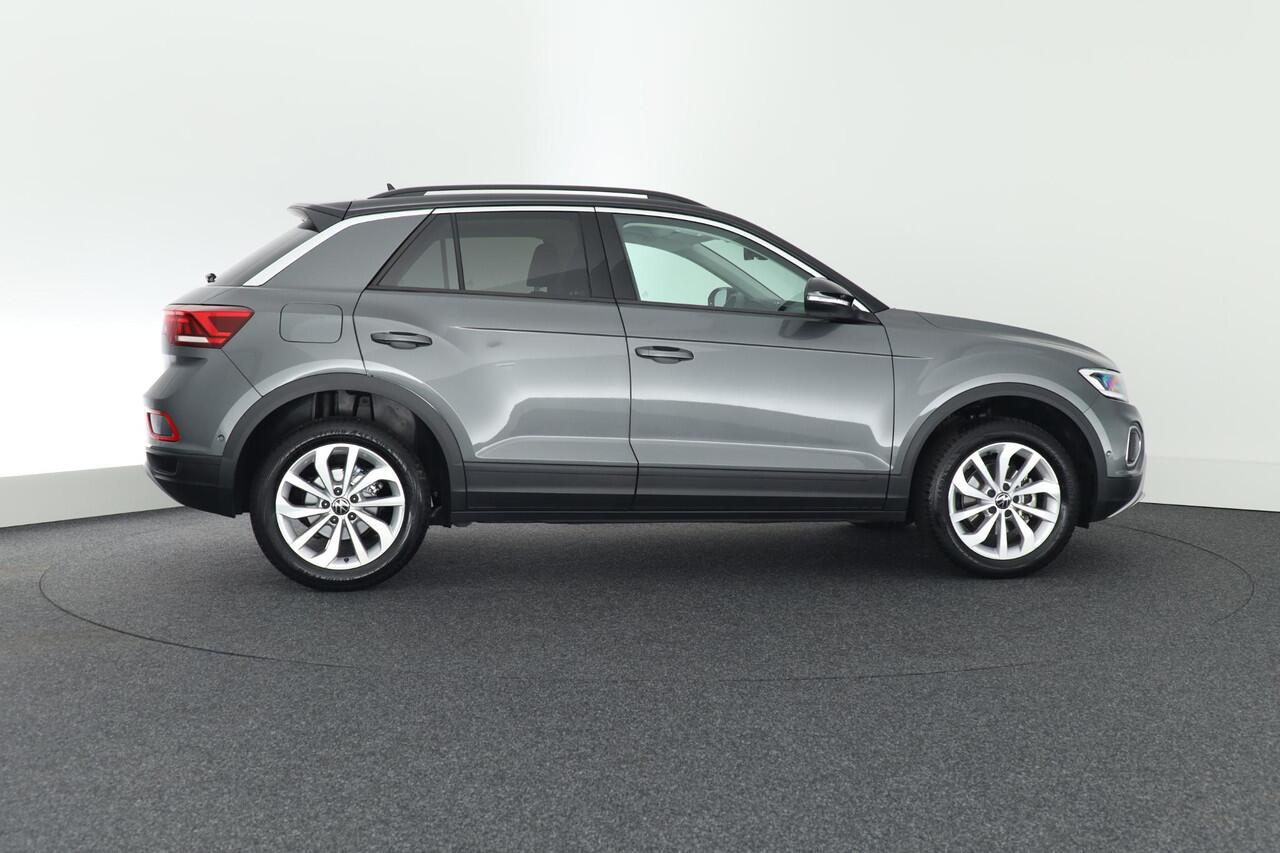 Volkswagen T-Roc 1.5 TSI 150pk DSG Life Edition Trekhaak Stoelverwarming Camera Keyless Led Navigatie