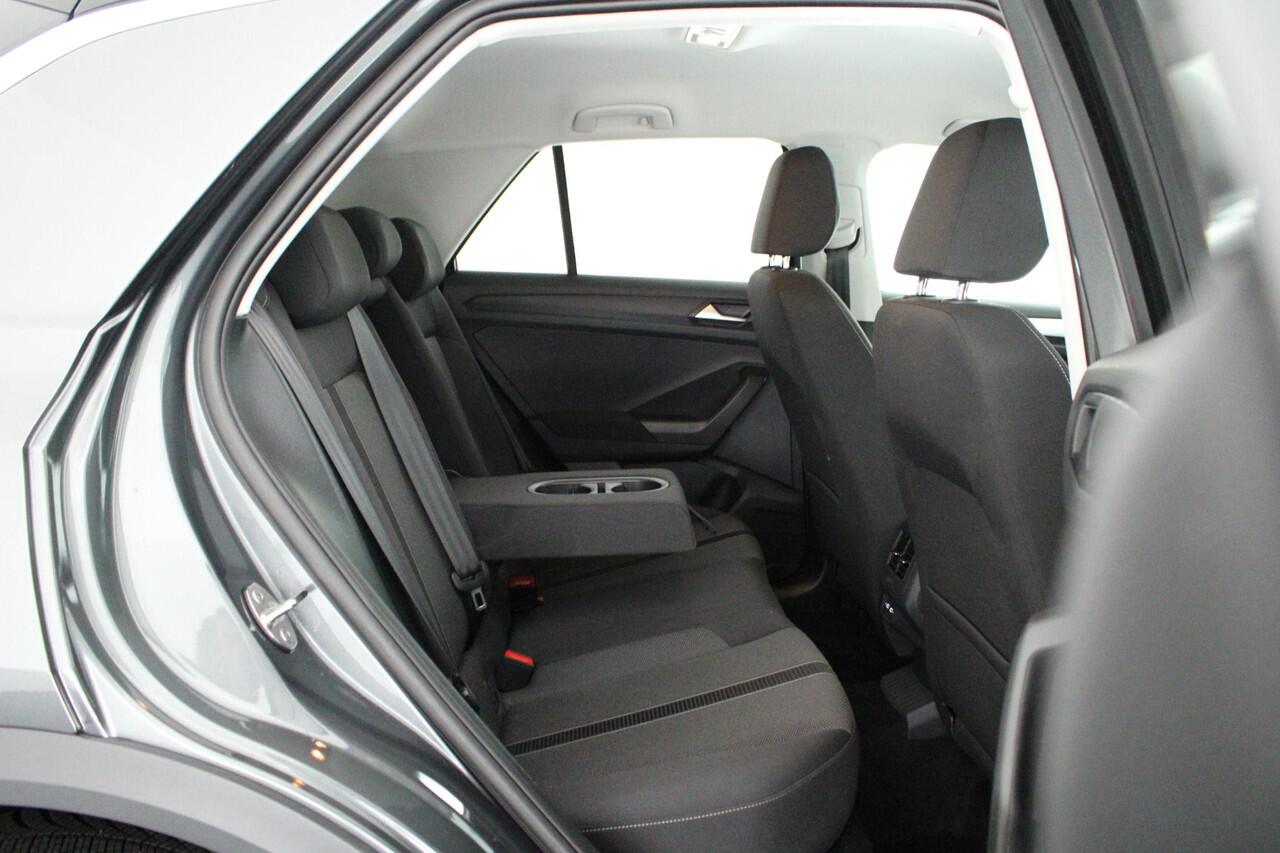 Volkswagen T-Roc 1.5 TSI 150pk DSG Life Edition Trekhaak Stoelverwarming Camera Keyless Led Navigatie