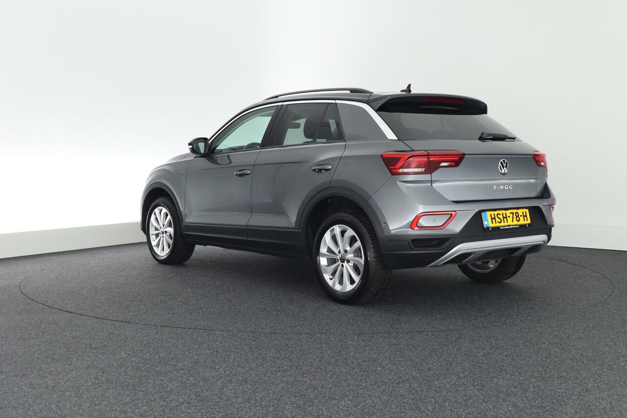 Volkswagen T-Roc 1.5 TSI 150pk DSG Life Edition Trekhaak Stoelverwarming Camera Keyless Led Navigatie