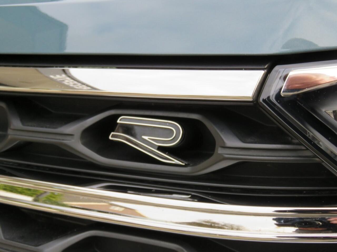 Volkswagen T-Roc 1.5 TSI 150pk DSG-aut. R-LINE / Trekhaak afn. / Camera / Stoelverw. / IQ Light / FABRIEKS garantie