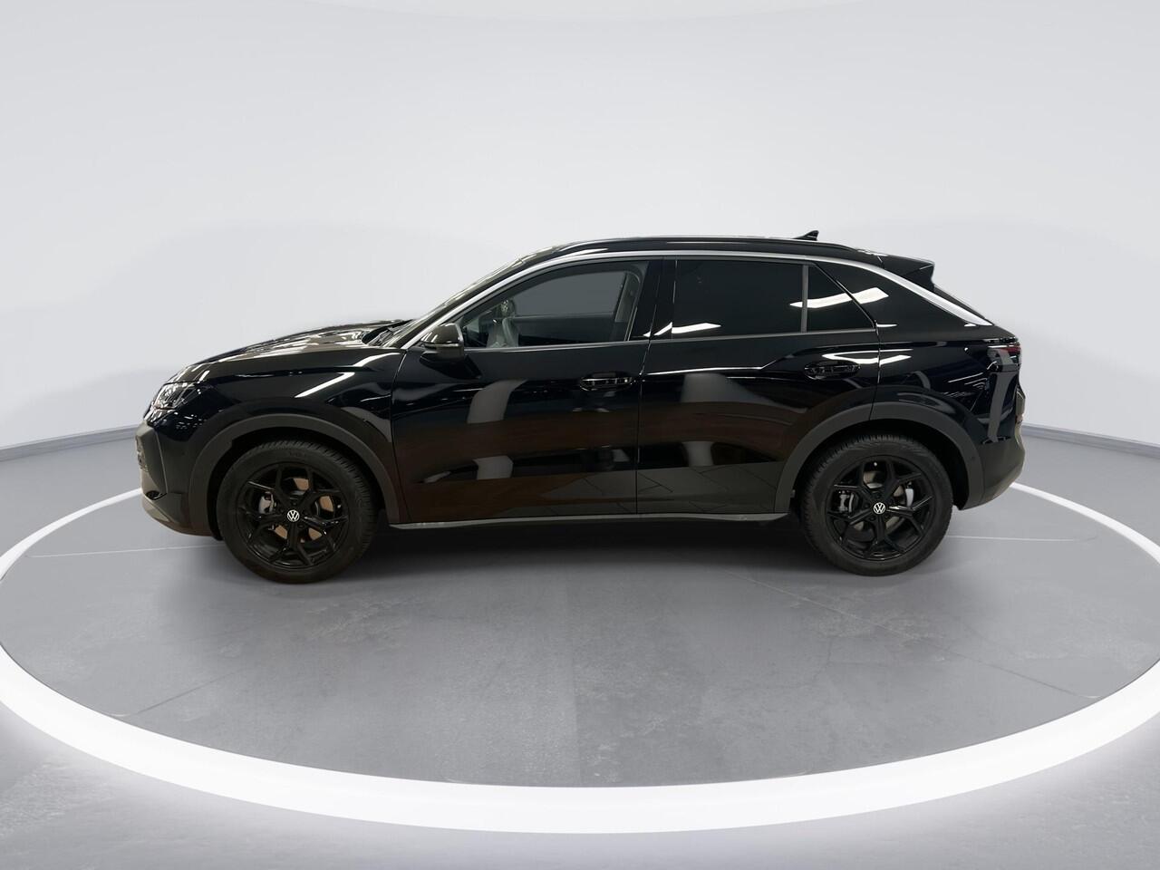 Volkswagen T-Roc Life First Edition 1.5 eTSI 116 PK 7 versn. DSG · Comfort pakket · Achteruitrijcamera · Draadloze telefoonlader · All season banden · 18" LM Velgen