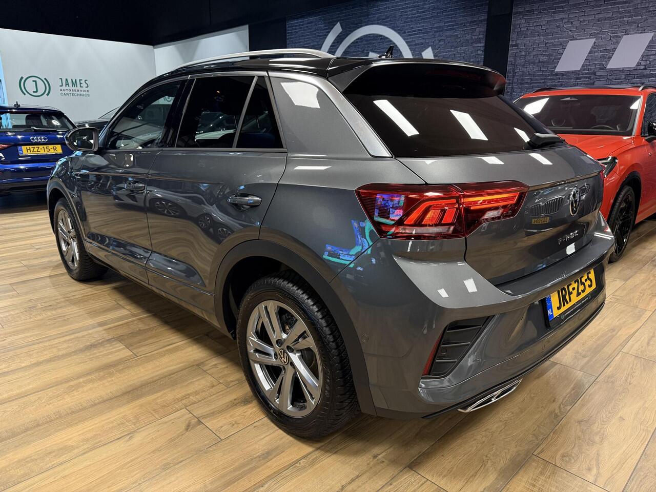 Volkswagen T-Roc 1.5 TSI R-Line First Edition |Navi|Carplay|Trekhaak|Stoelverwarming|LED Koplampen|DSG|All Season banden|