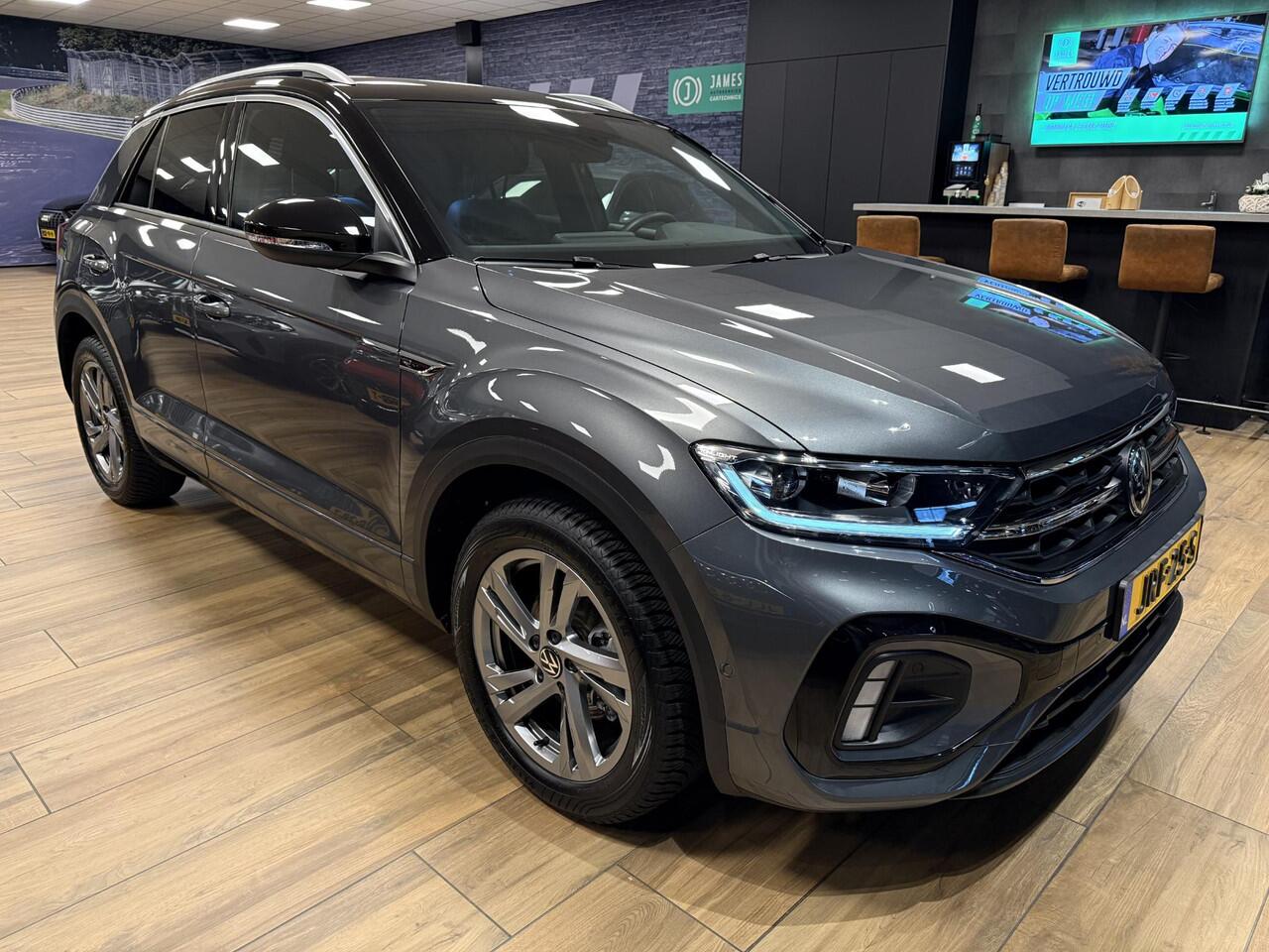 Volkswagen T-Roc 1.5 TSI R-Line First Edition |Navi|Carplay|Trekhaak|Stoelverwarming|LED Koplampen|DSG|All Season banden|