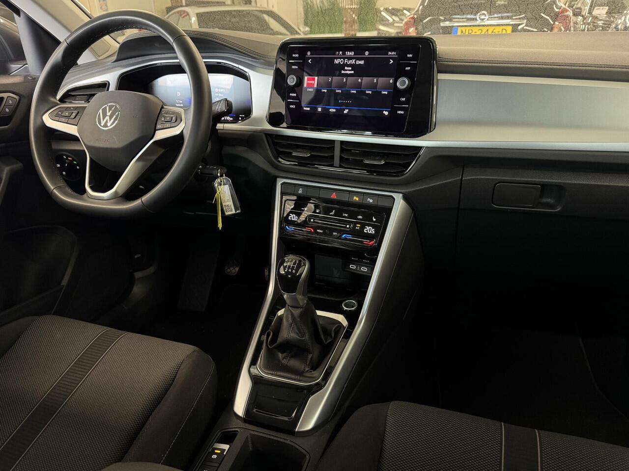 Volkswagen T-Roc 1.0 TSI Life | Clima | Carplay | PDC voor + achter | LM velgen | ( Vestiging - Nieuwegein )