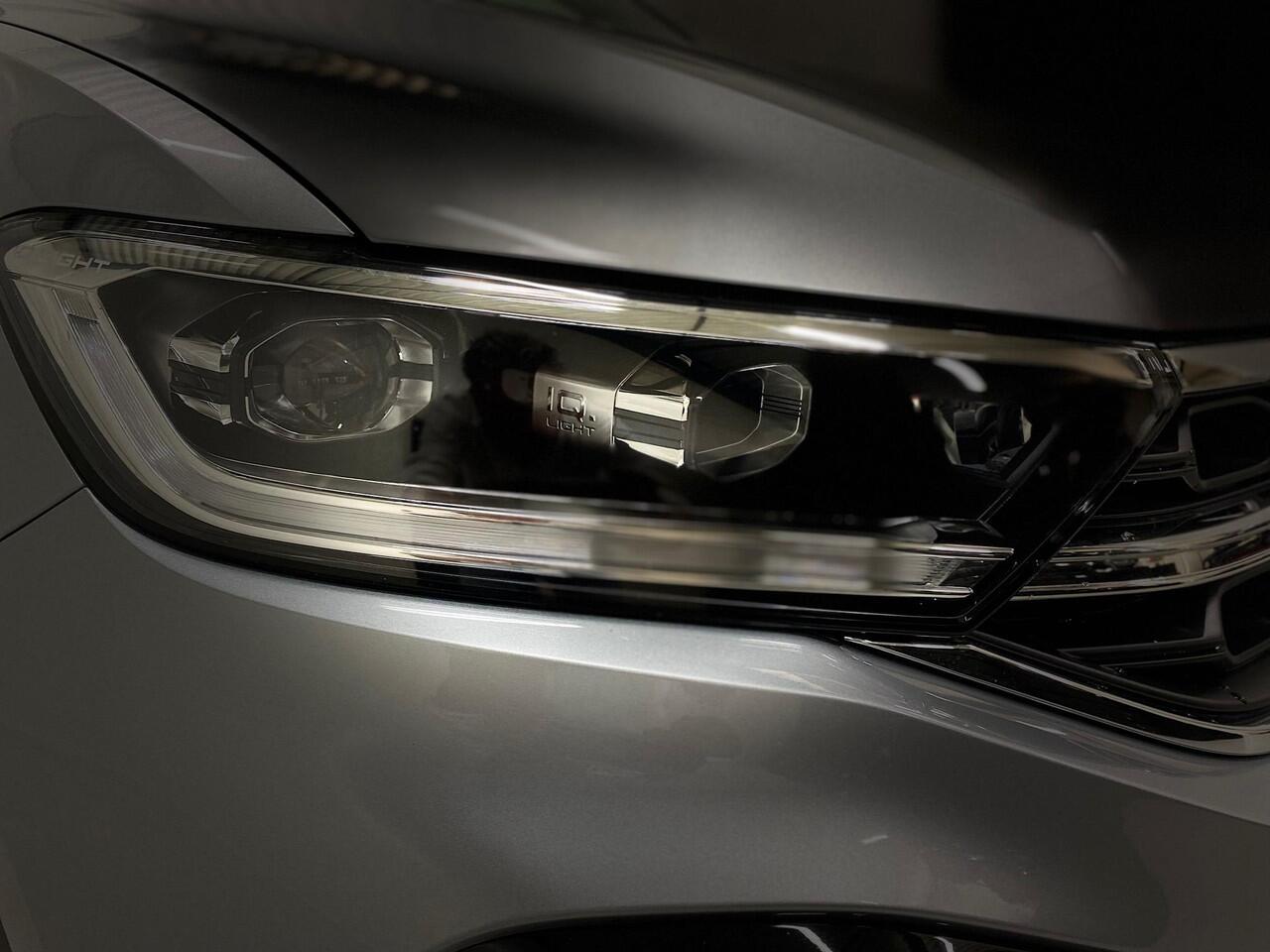 Volkswagen T-Roc 1.5 TSI R-Line edition IQ Light/Matrix Koplampen Camera IQ Drive ACC Carplay Virtual Cockpit *Nieuwe Auto*