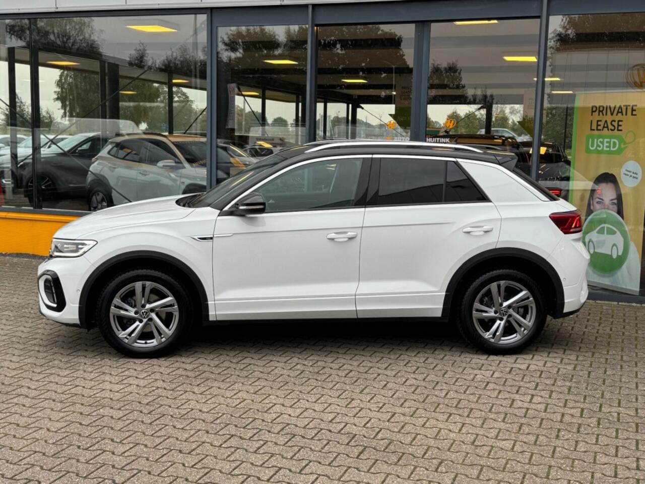Volkswagen T-Roc 1.5 TSI 150 pk DSG R Line - Navi - camera - stoelverw - trekhaak