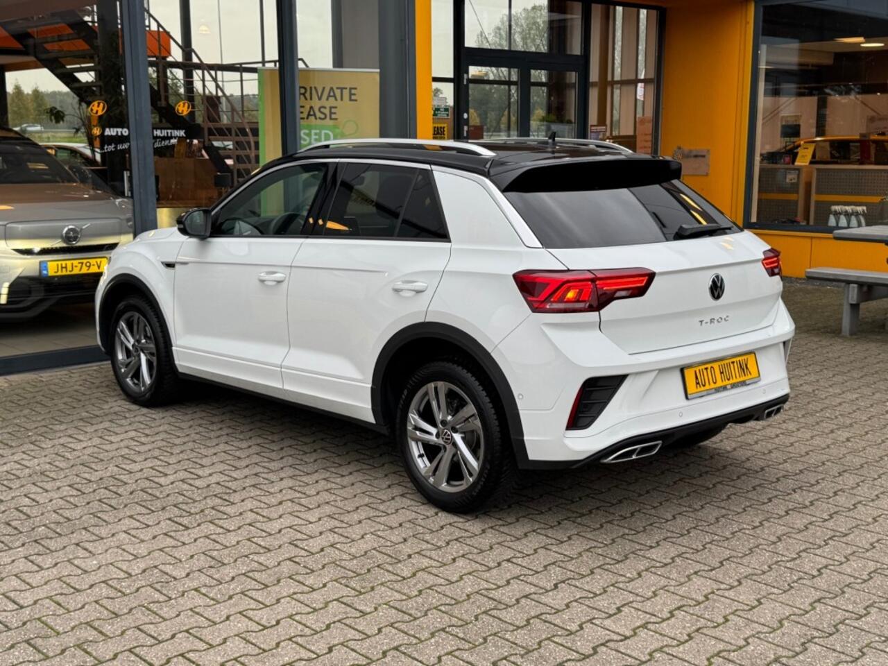 Volkswagen T-Roc 1.5 TSI 150 pk DSG R Line - Navi - camera - stoelverw - trekhaak