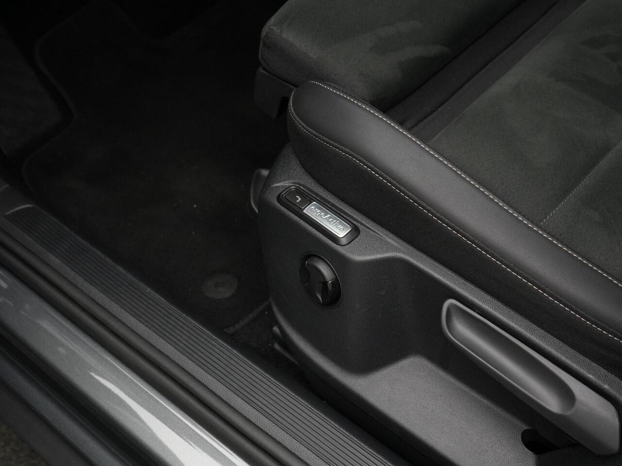 Volkswagen T-Roc 1.5 TSI 150 pk DSG Style | Trekhaak | Navigatie | Stoelverwarming | Parkeersensoren voor/achter