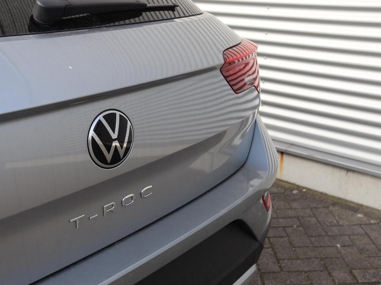 Volkswagen T-Roc Life Edition 1.0 85 kW / 116 pk TSI SUV 6 versn. H and | Navigatie | Climatronic | Stoel pakket |